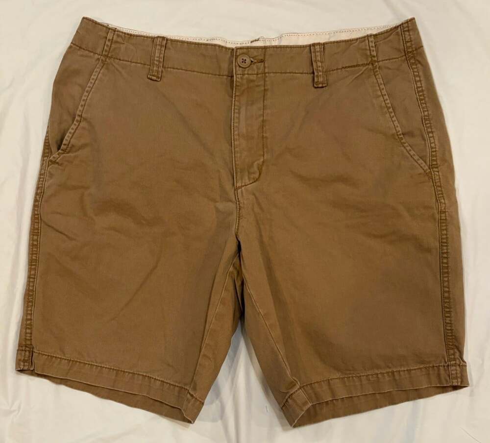 Old Navy Shorts Men's 36x9 Tan Chinos